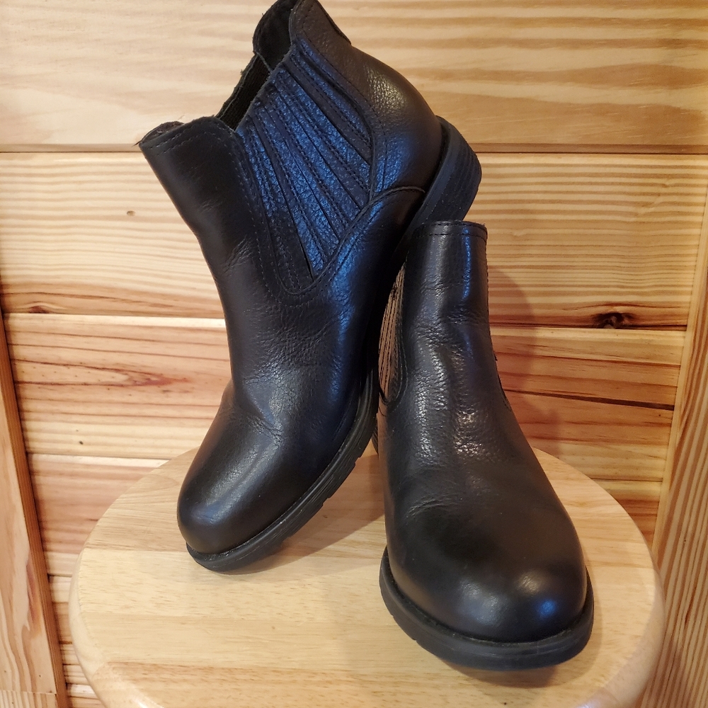 Sofft Women's Bellis III Waterproof Leather Ankle Boot. Sz 8.5M